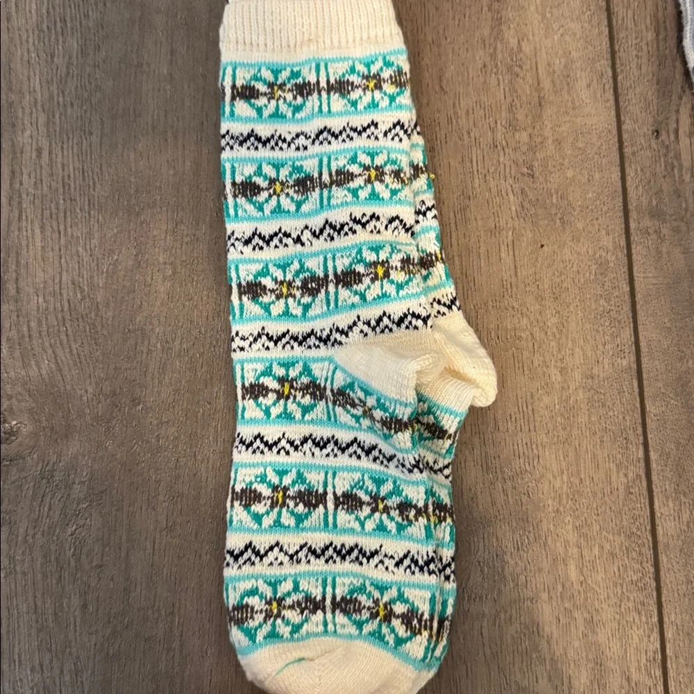 American Eagle Outfitters Festive Crew Socks - Red, Gray, Teal